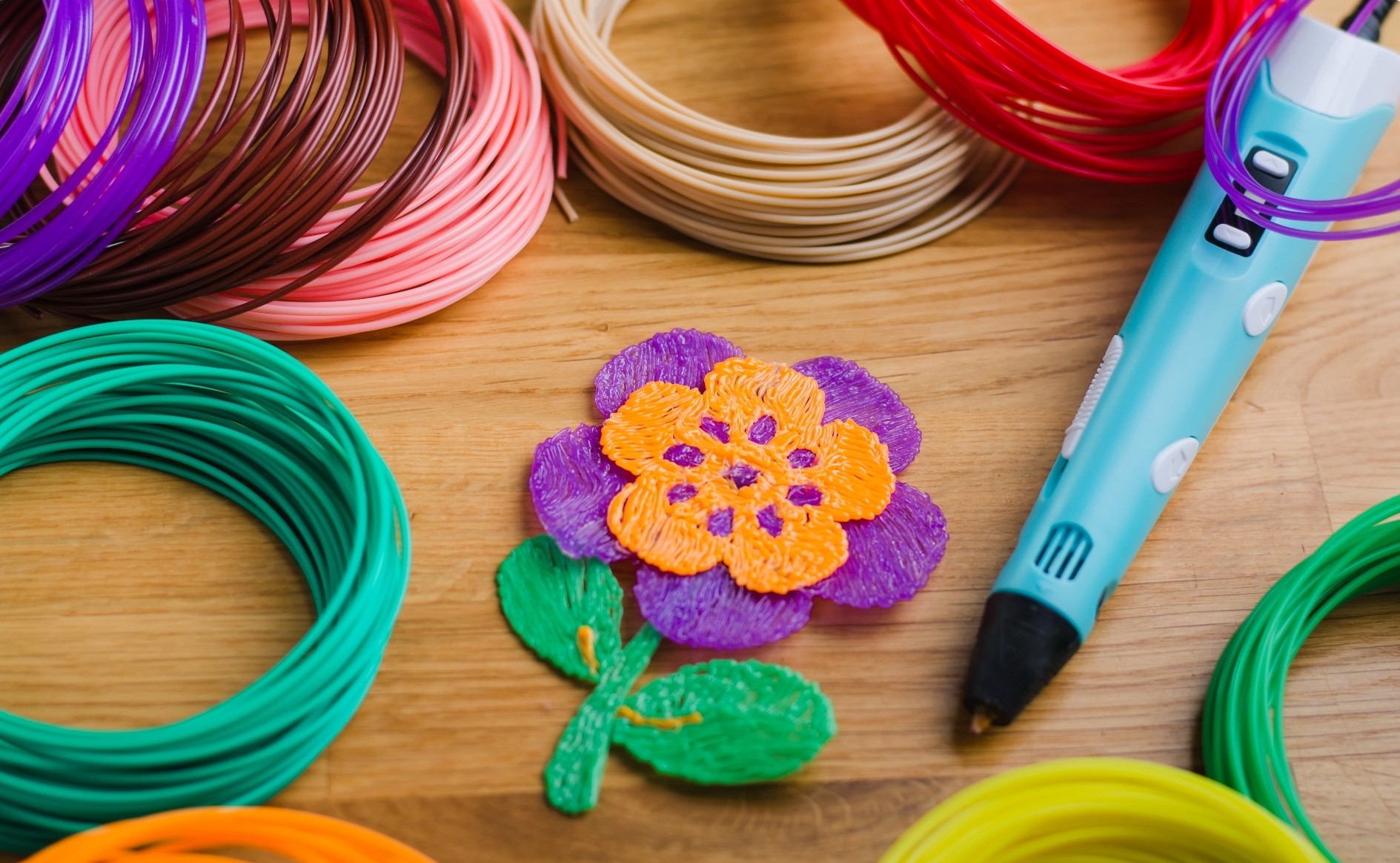 https://www.clickn3d.com/app/uploads/2022/09/3d-pen-with-wires-plastic-flower.jpg